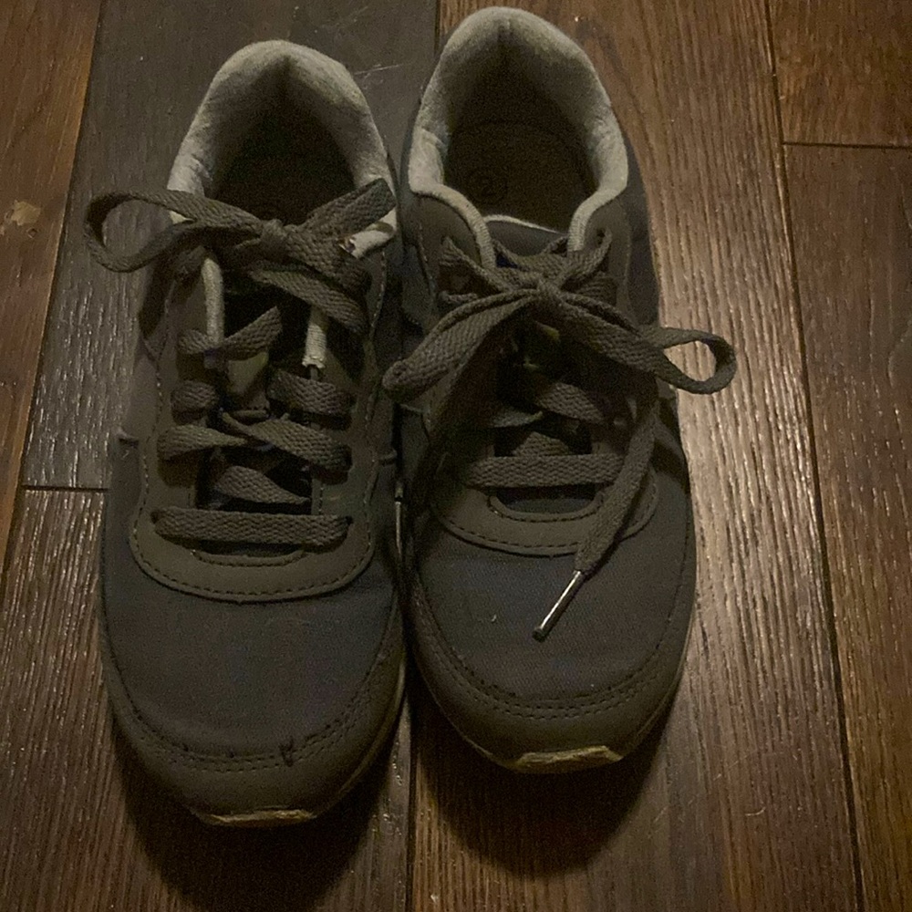 Shoes size 2